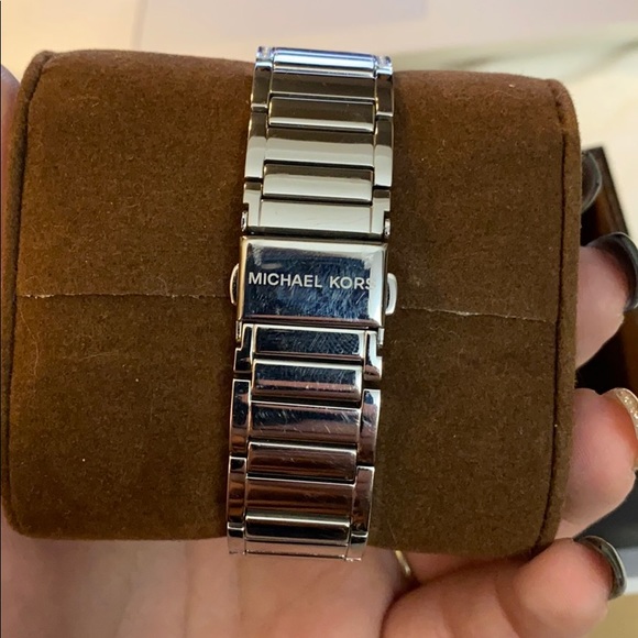 Michael Kors Kerry Watch - Picture 3 of 5